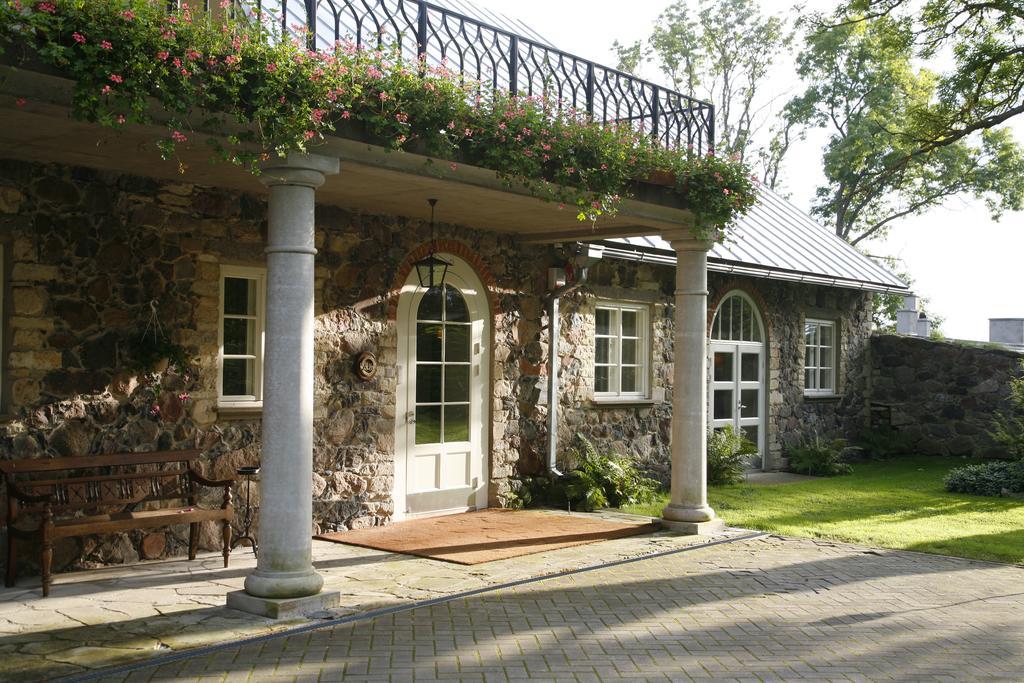 Paedaste Manor Экстерьер фото