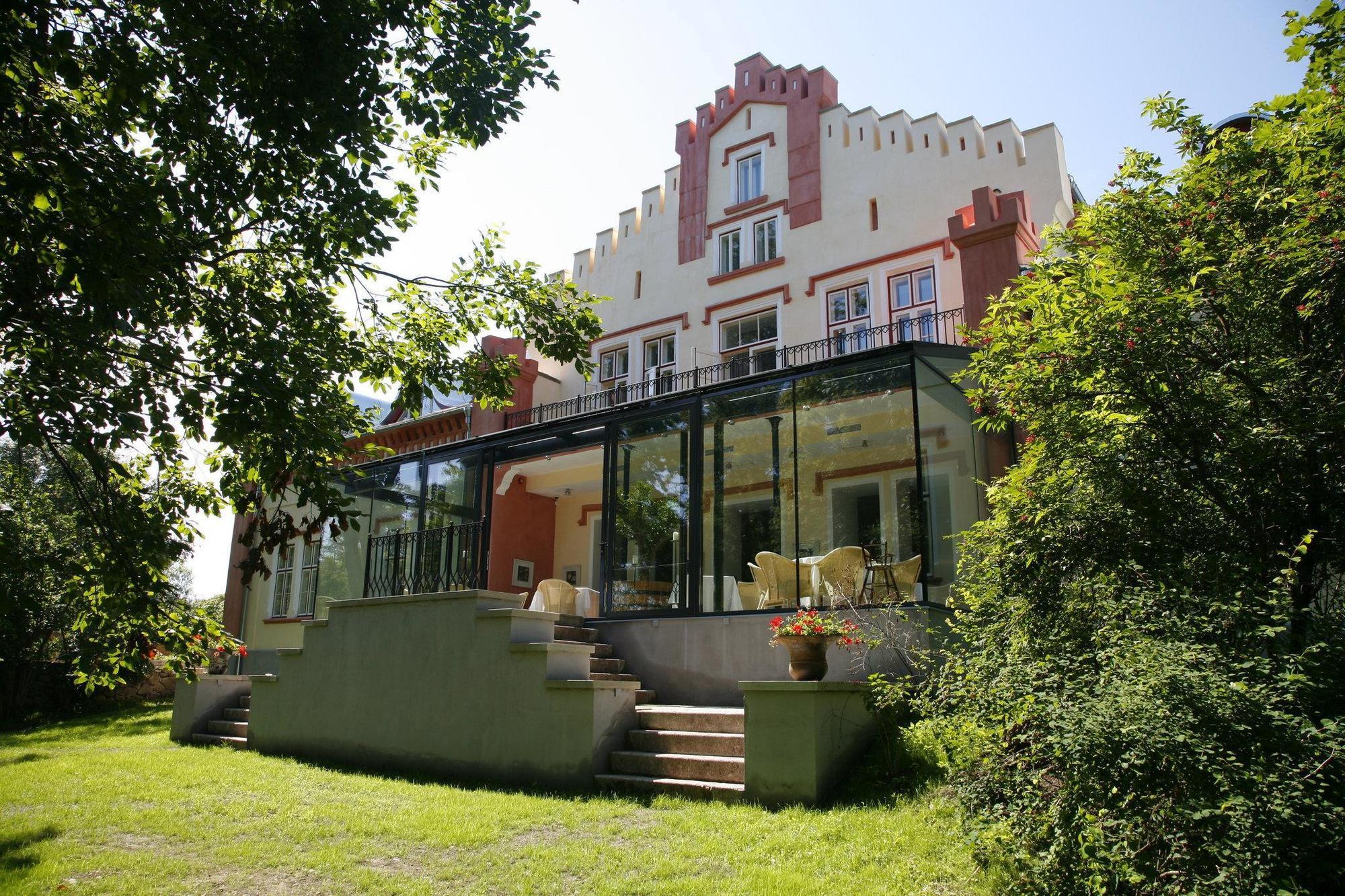 Paedaste Manor Экстерьер фото