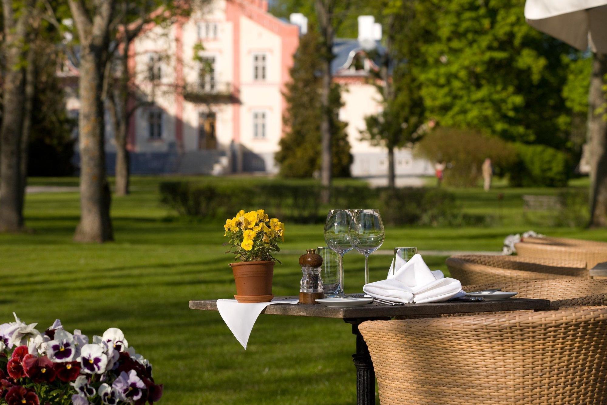 Paedaste Manor Экстерьер фото